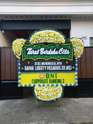 Papan Bunga Duka di Situ Gadung