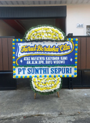 Papan Bunga Duka di Situ Gadung