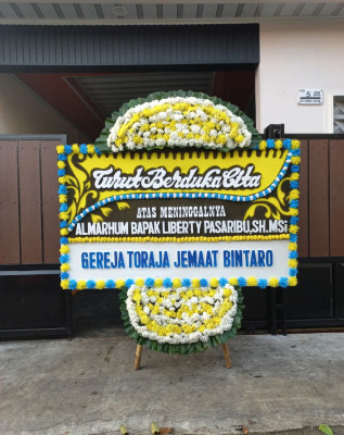 Papan Bunga Duka di Situ Gadung